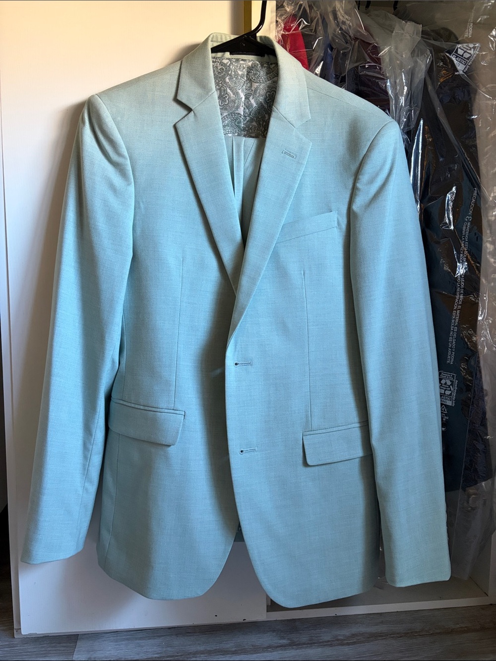 Egara Men Skinny Fit Notch Lapel Suit Separates Coat 36R & Slim Pants 29W x 32L.